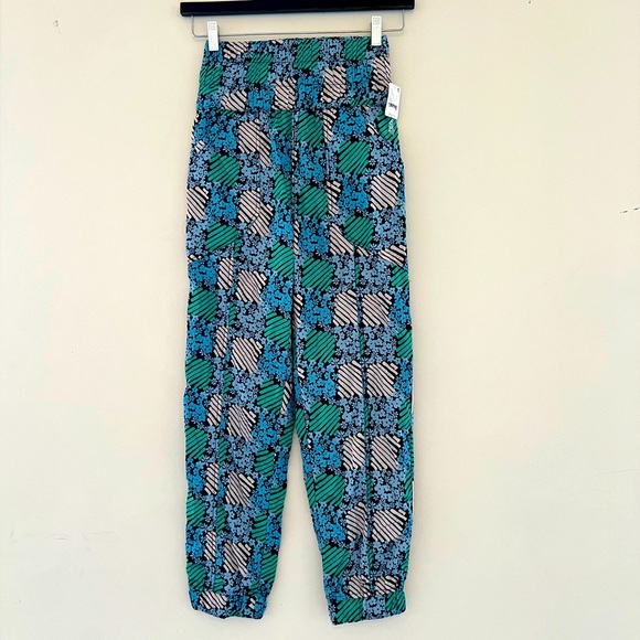 FREE PEOPLE MOVEMENT THE WAY HOME HW PRINTED JOGGERS XS NWT - Picture 1 of 4